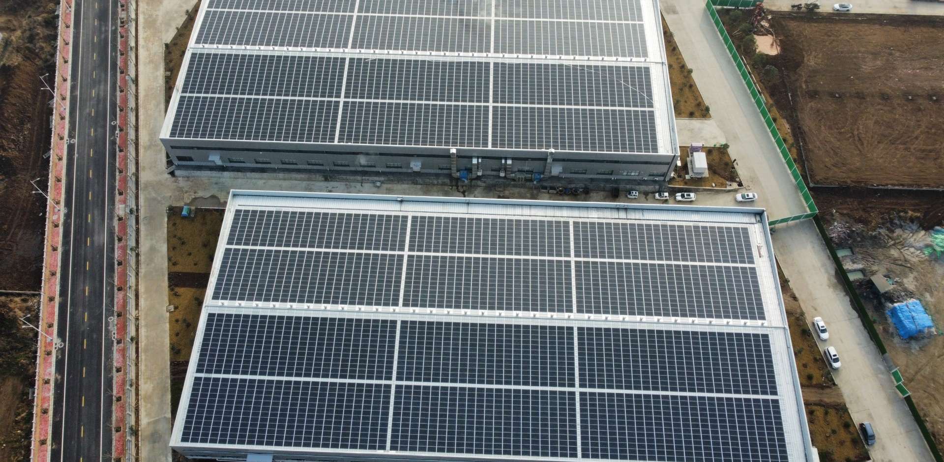 1920-2021年3月，河南唐河县 中部食品城BIPV光伏项目，装机量1.8MW，年发电200万度，满足45%用电需要.jpg